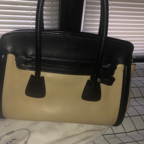 Prada Tote-Saffiano Leather - Picture 3 of 6